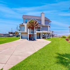 The Beach Escape - Beachfront Home, Sleeps 16